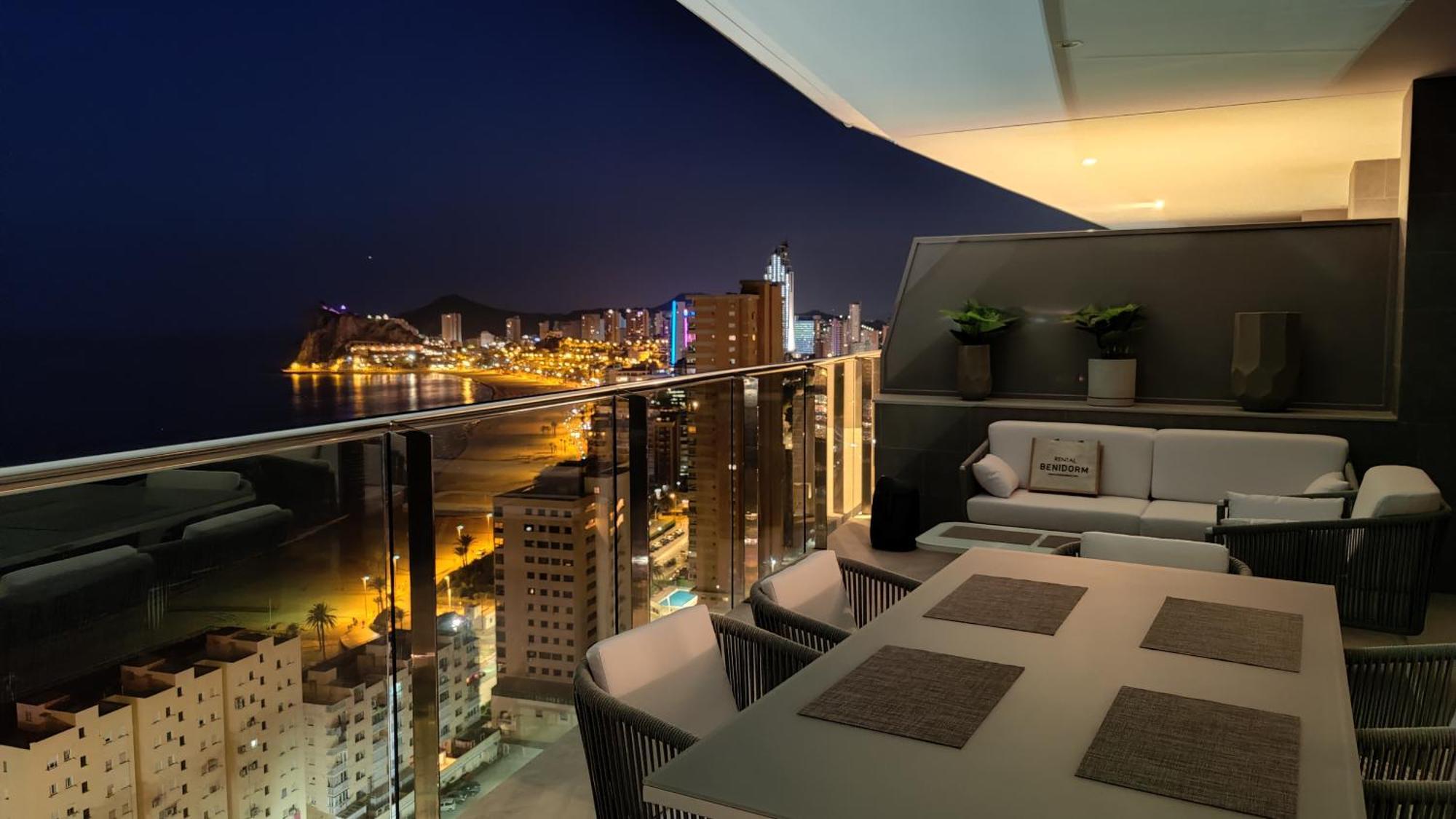 Sunset Cliffs Modern Apartment Бенидорм Екстериор снимка